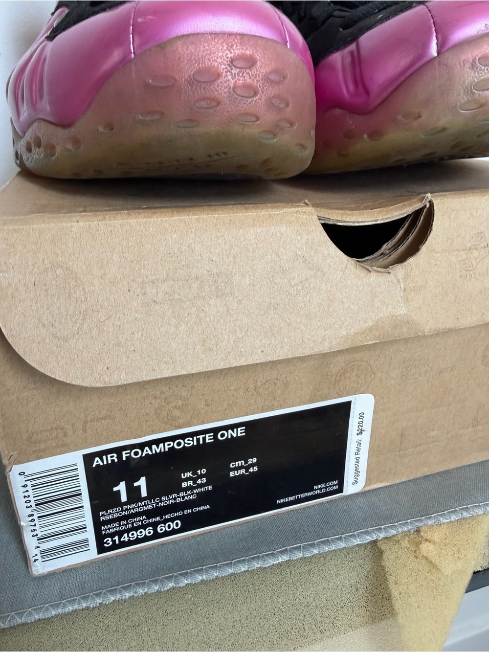 Nike pink Foamposite - Picture 3 of 8